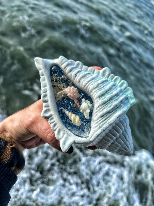 Sea in a seashell candle